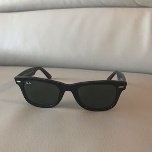 Ray-Ban Black Wayfarer Sunglasses